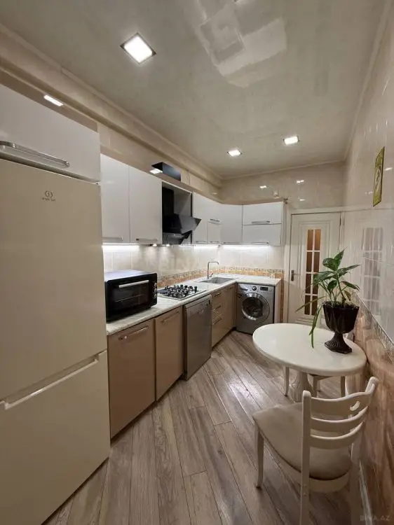 800 AZN - 2 otaqlı mənzil Kirayə (aylıq), 3-cü mikrorayon, Abşeron