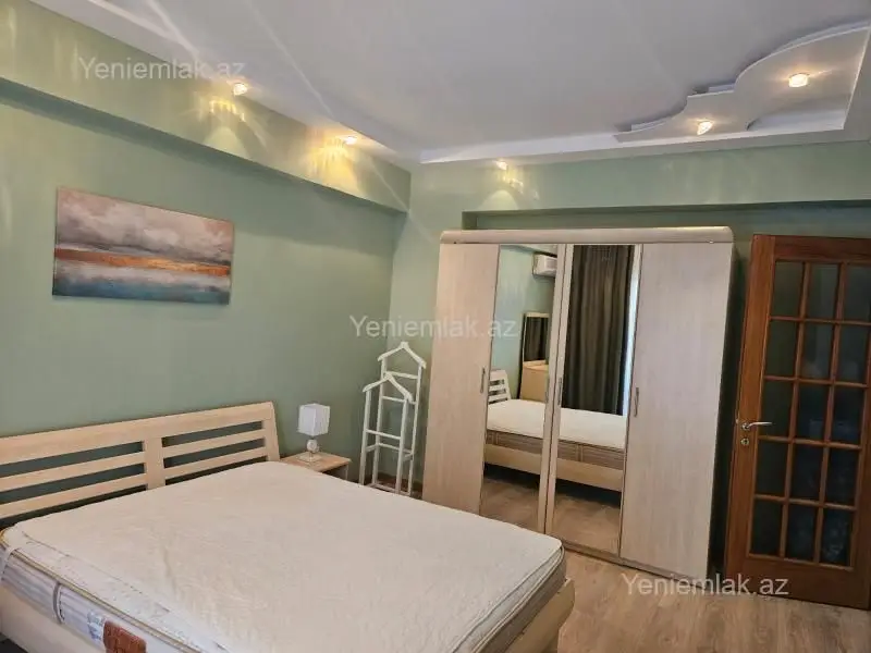1 300 AZN - 3 otaqlı mənzil Kirayə (aylıq), Nizami, Bakı