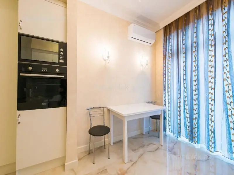 1 100 AZN - 3 otaqlı mənzil Kirayə (aylıq), Yasamal qəs., Yasamal, Bakı