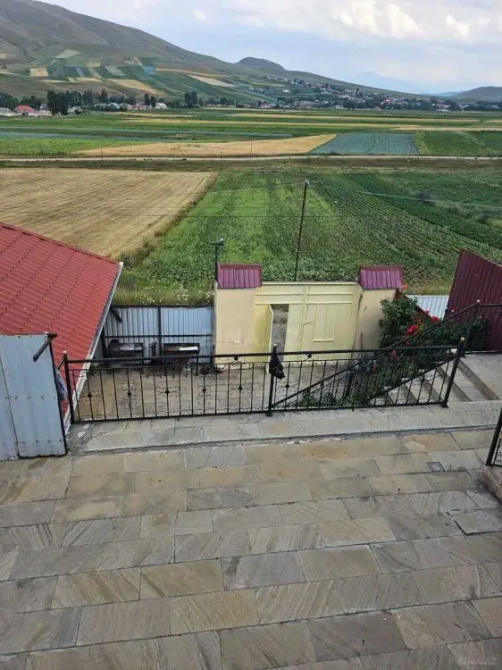 100 000 AZN - 7 otaqlı mənzil Satılır, Gədəbəy