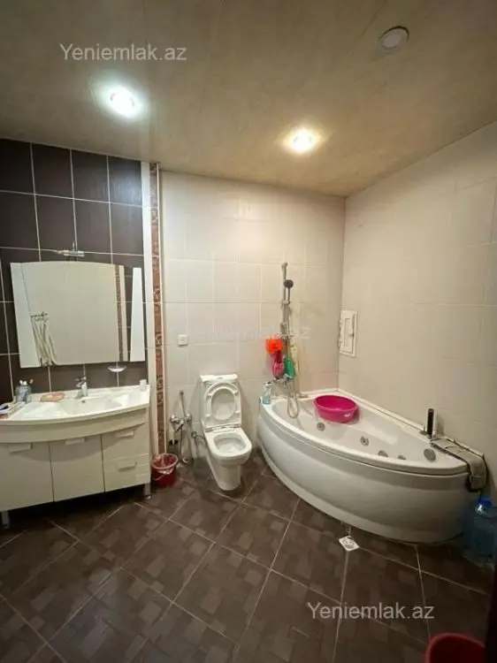 1 000 AZN - 3 otaqlı mənzil Kirayə (aylıq), Nəsimi, Bakı