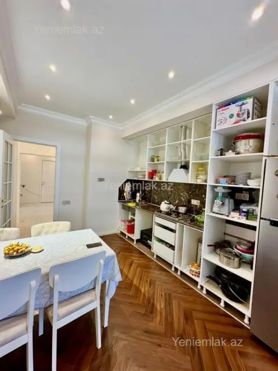 288 000 AZN - 3 otaqlı mənzil Satılır, 8-ci kilometr, Nizami, Bakı