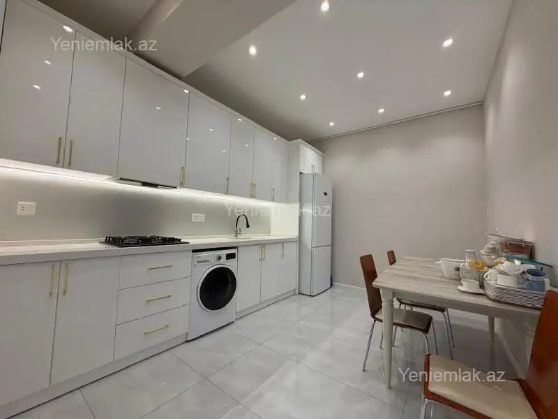 1 300 AZN - 3 otaqlı mənzil Kirayə (aylıq), Nərimanov, Bakı
