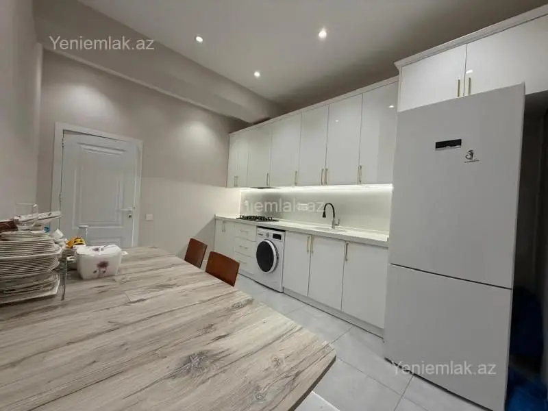 1 300 AZN - 3 otaqlı mənzil Kirayə (aylıq), Nərimanov, Bakı