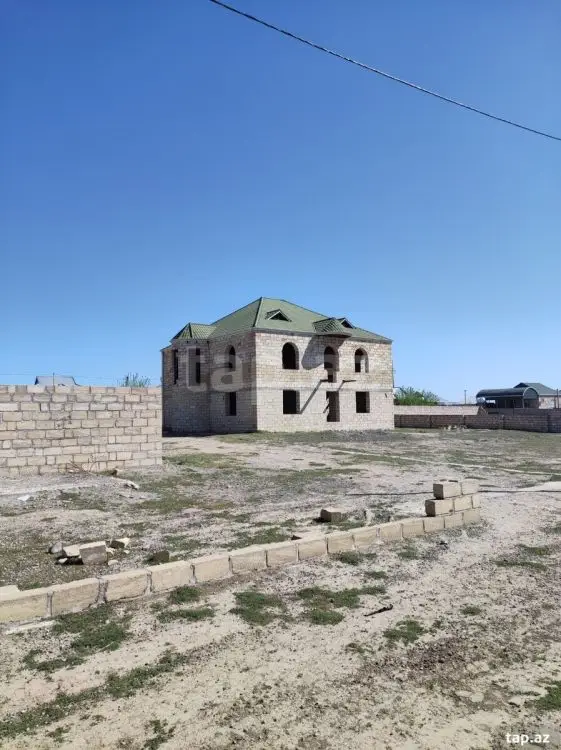 50 000 AZN - 8 otaqlı mənzil , Bərdə