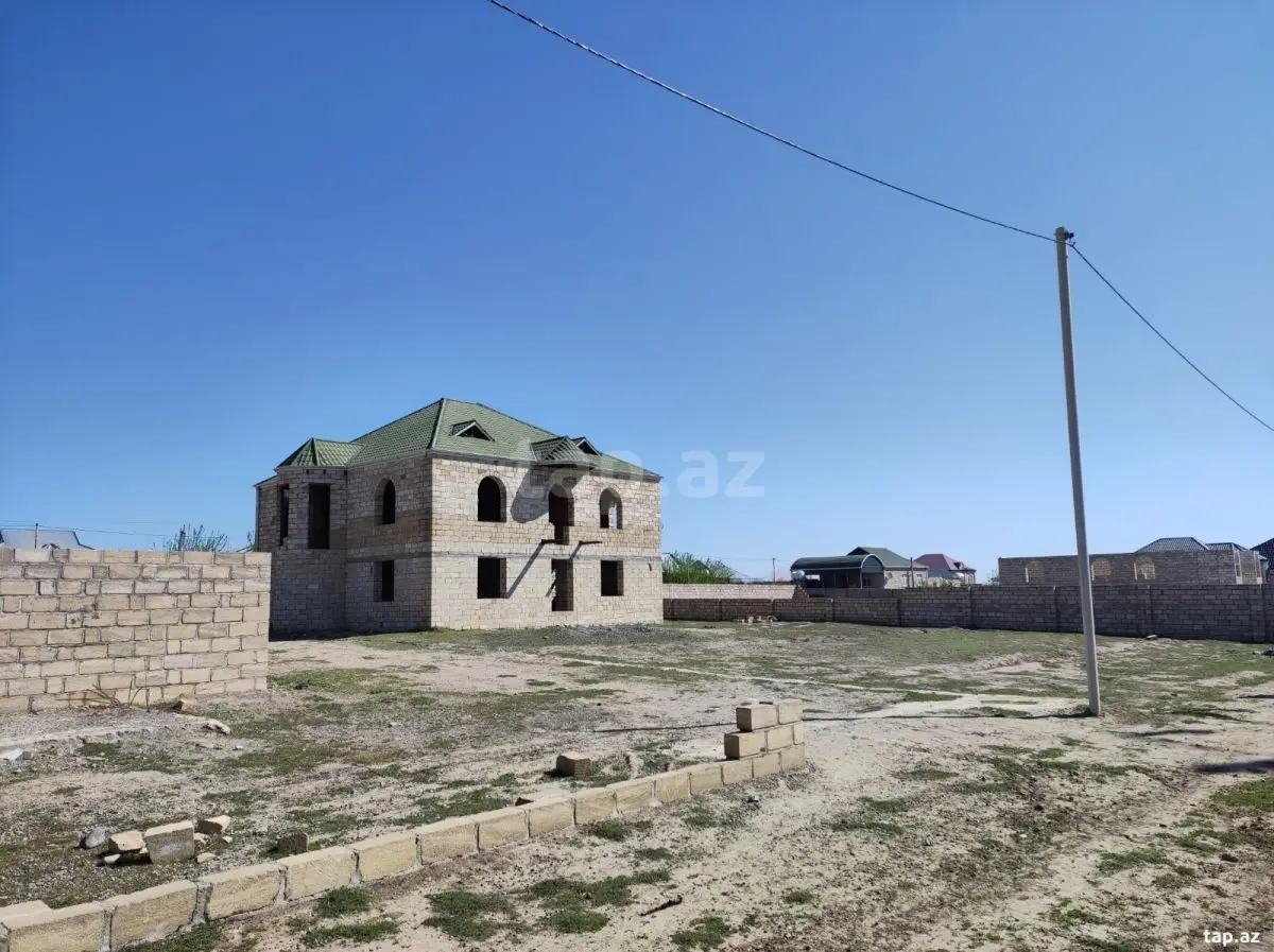 50 000 AZN - 8 otaqlı mənzil , Bərdə