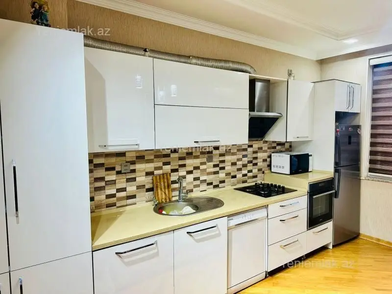 1 000 AZN - 3 otaqlı mənzil Kirayə (aylıq), Yasamal qəs., Yasamal, Bakı