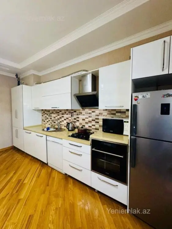 1 000 AZN - 3 otaqlı mənzil Kirayə (aylıq), Yasamal qəs., Yasamal, Bakı