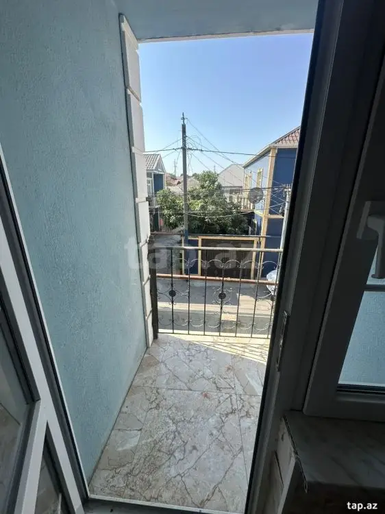 550 AZN - 4 otaqlı mənzil Kirayə (aylıq), Bakı