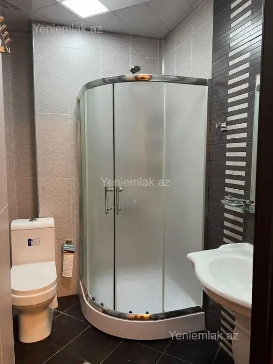 900 AZN - 3 otaqlı mənzil Kirayə (aylıq), 8-ci mikrorayon, Binəqədi, Bakı