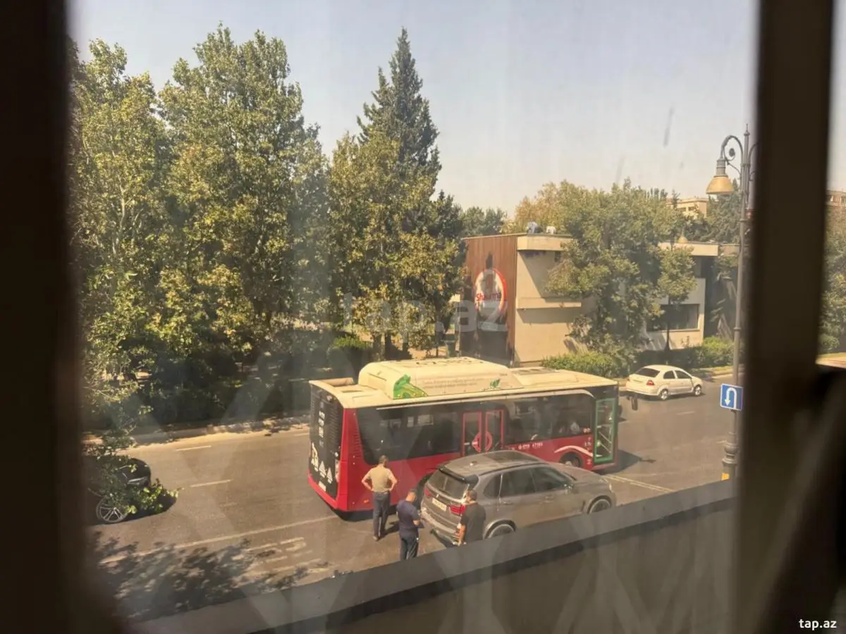 1 000 AZN - 3 otaqlı mənzil Kirayə (aylıq), Bakı