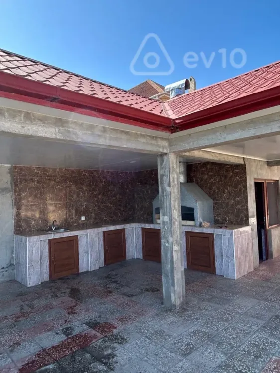 300 000 AZN - 5 otaqlı mənzil Satılır, Xudat
