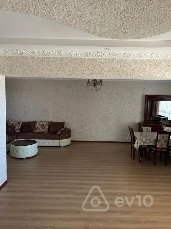 300 000 AZN - 5 otaqlı mənzil Satılır, Xudat