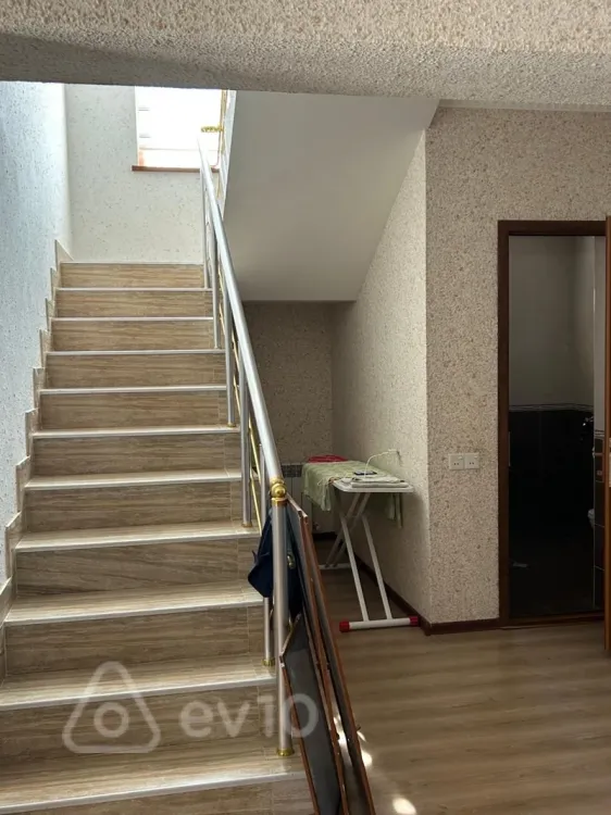 300 000 AZN - 5 otaqlı mənzil Satılır, Xudat