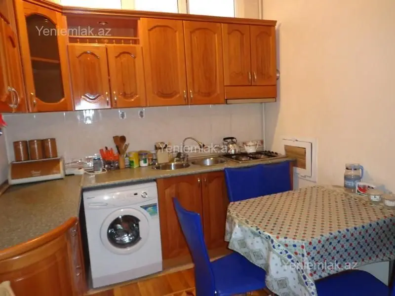 1 000 AZN - 3 otaqlı mənzil Kirayə (aylıq), Montin qəs., Nərimanov, Bakı