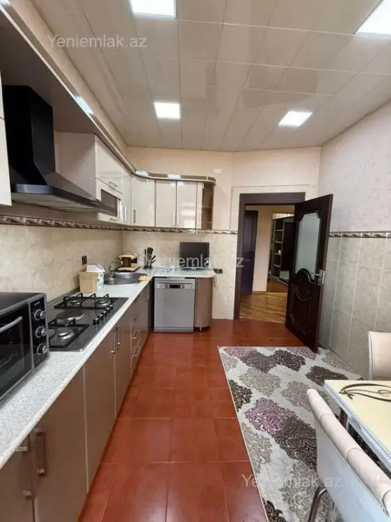 1 200 AZN - 3 otaqlı mənzil Kirayə (aylıq), Yasamal qəs., Nizami, Bakı