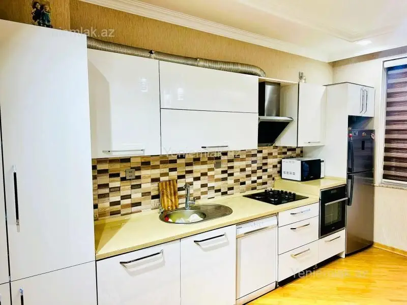 1 000 AZN - 3 otaqlı mənzil Kirayə (aylıq), Yasamal qəs., Yasamal, Bakı