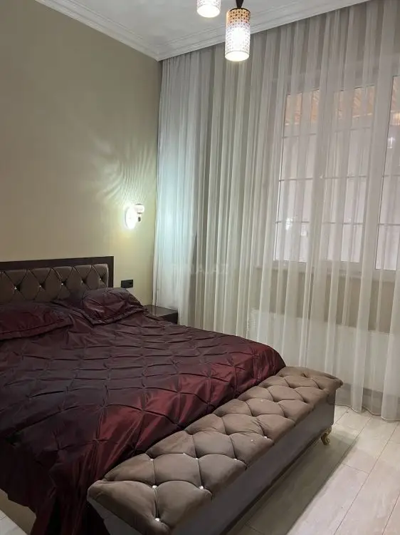 280 000 AZN - 8 otaqlı mənzil Satılır, Gəncə