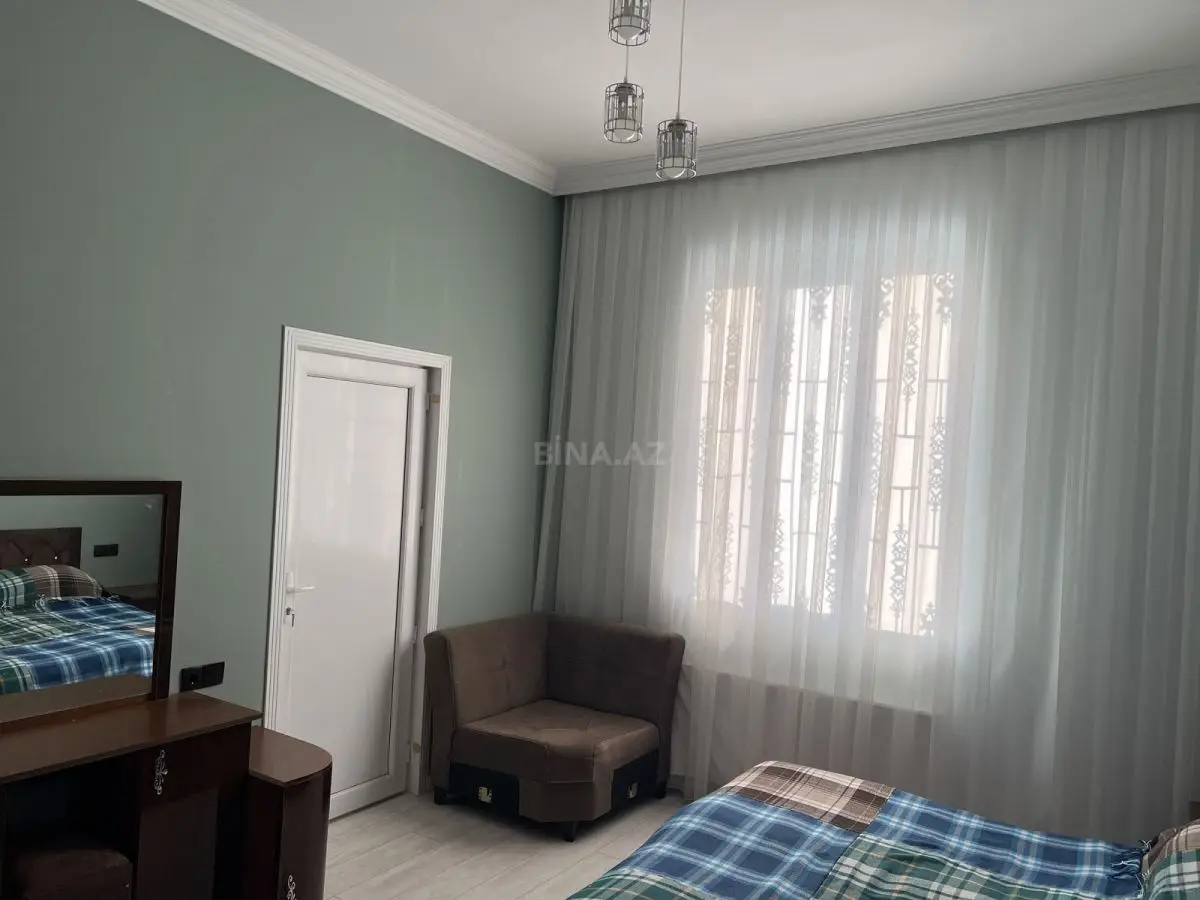 280 000 AZN - 8 otaqlı mənzil Satılır, Gəncə