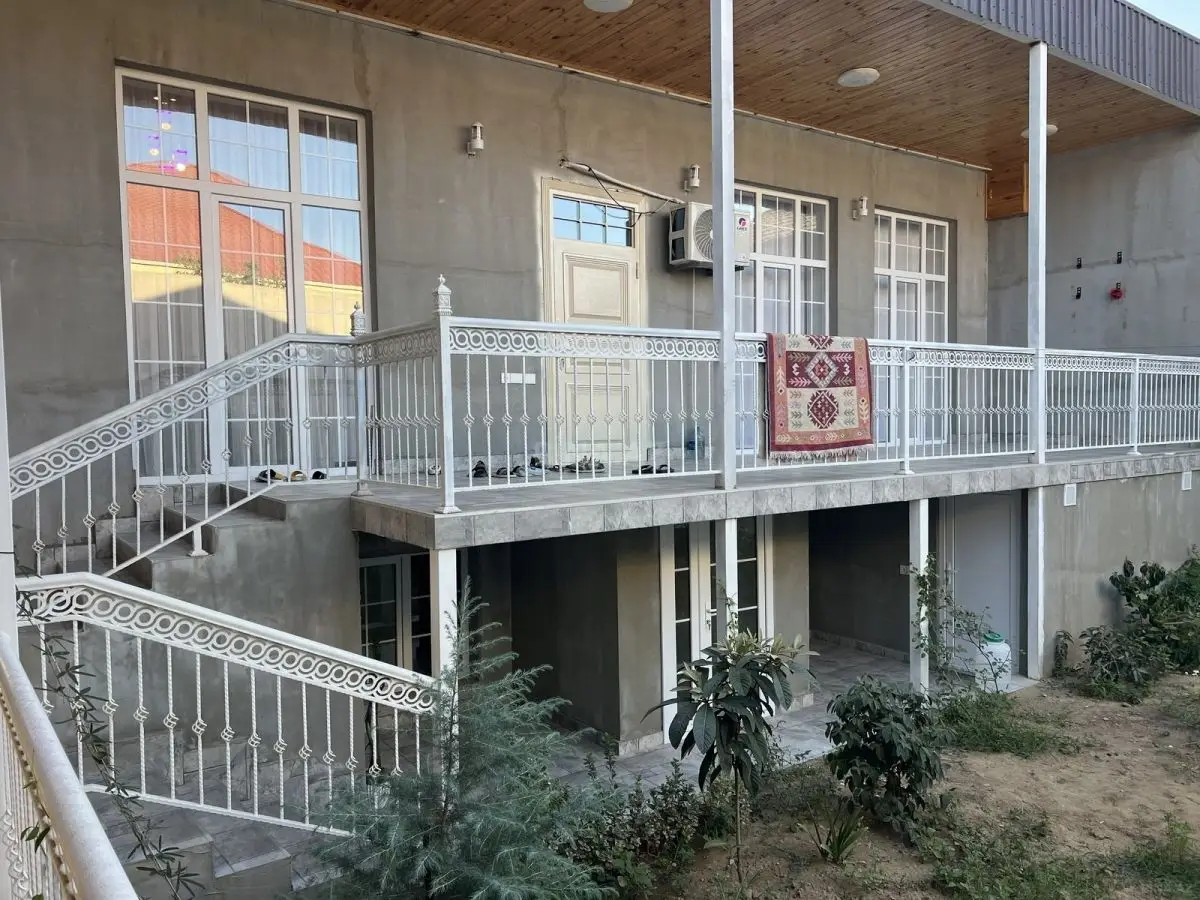 280 000 AZN - 8 otaqlı mənzil Satılır, Gəncə
