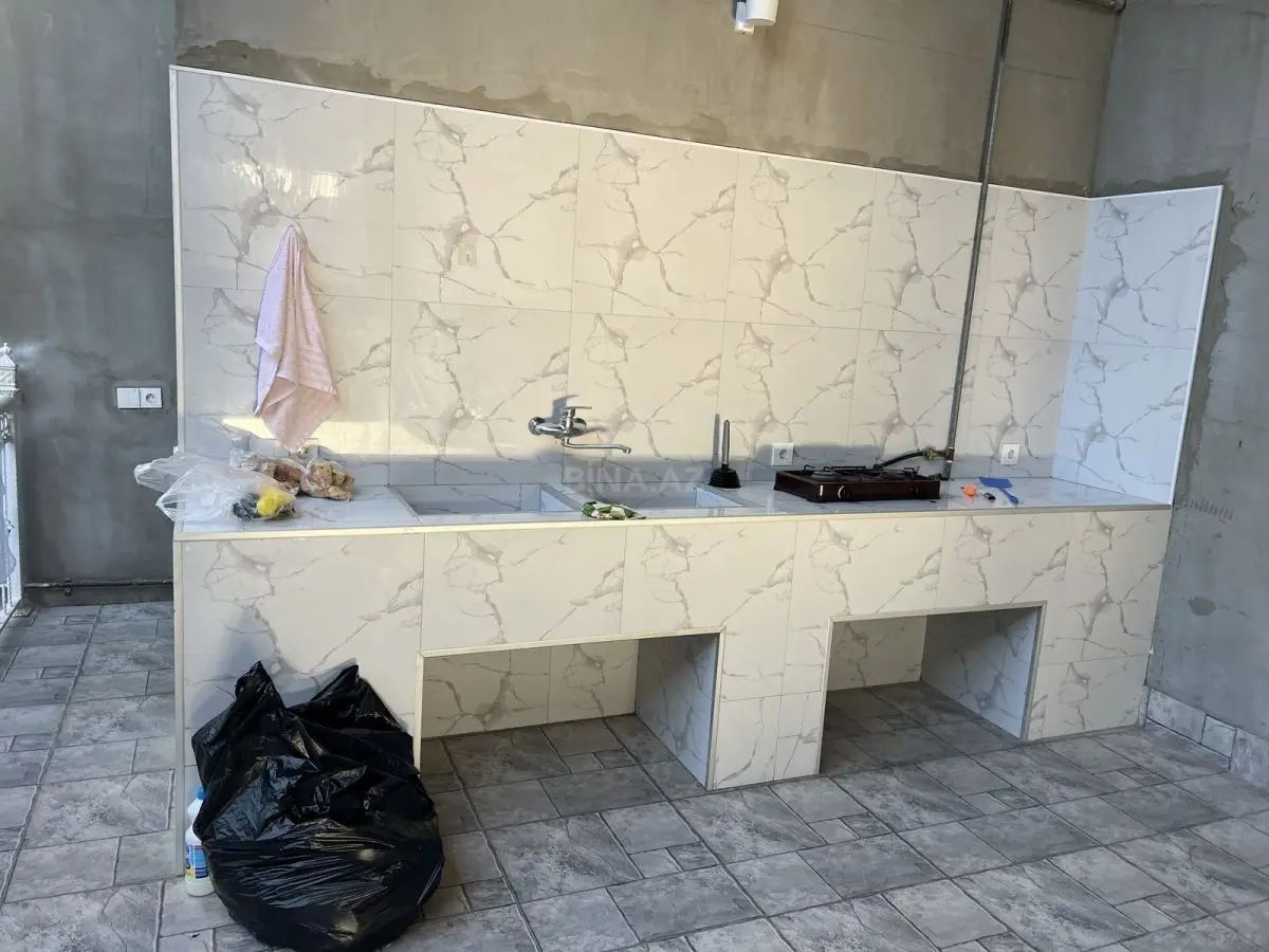 280 000 AZN - 8 otaqlı mənzil Satılır, Gəncə