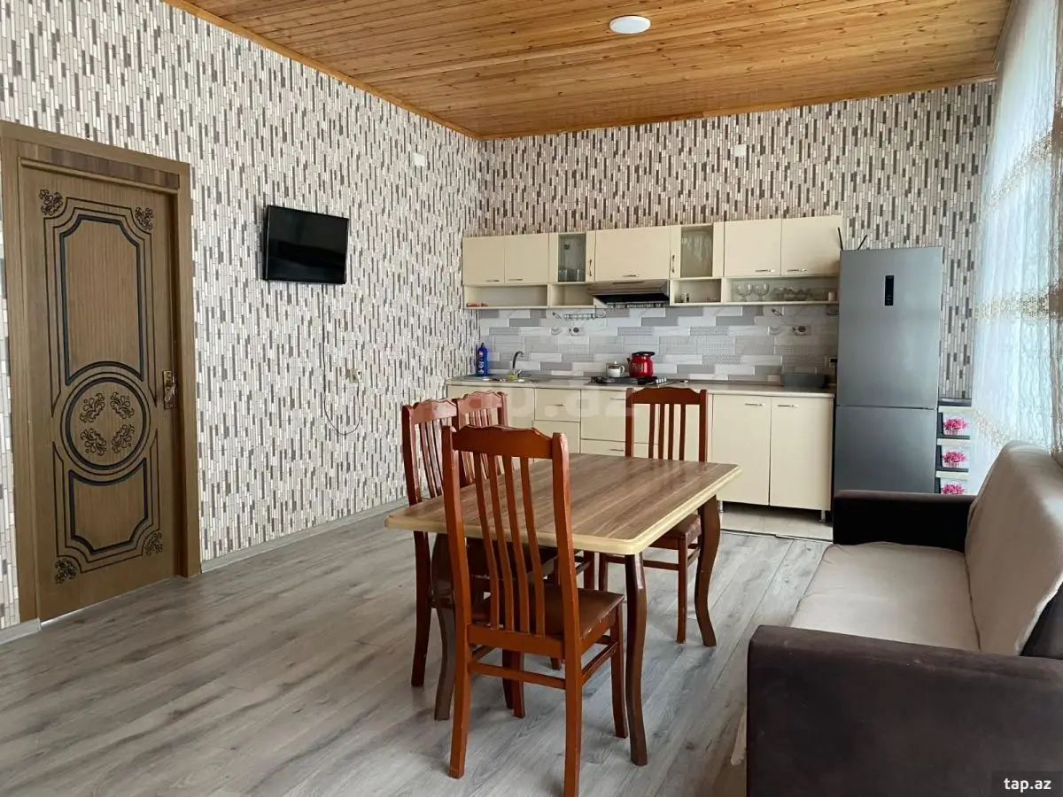100 AZN - 3 otaqlı mənzil Kirayə (aylıq), Quba