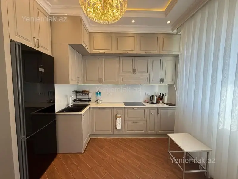 3 000 AZN - 3 otaqlı mənzil Kirayə (aylıq), Ağ şəhər, Xətai, Bakı