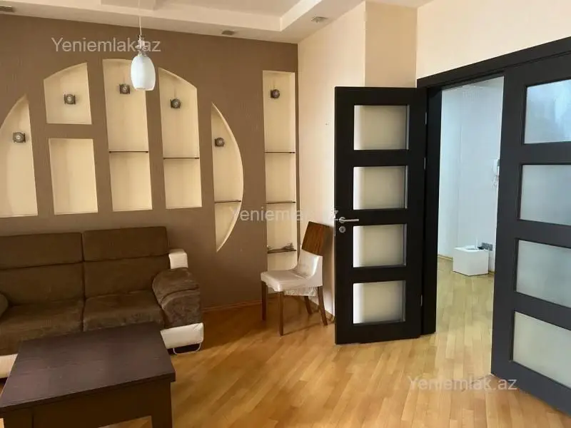 1 000 AZN - 3 otaqlı mənzil Kirayə (aylıq), 8-ci mikrorayon, Binəqədi, Bakı