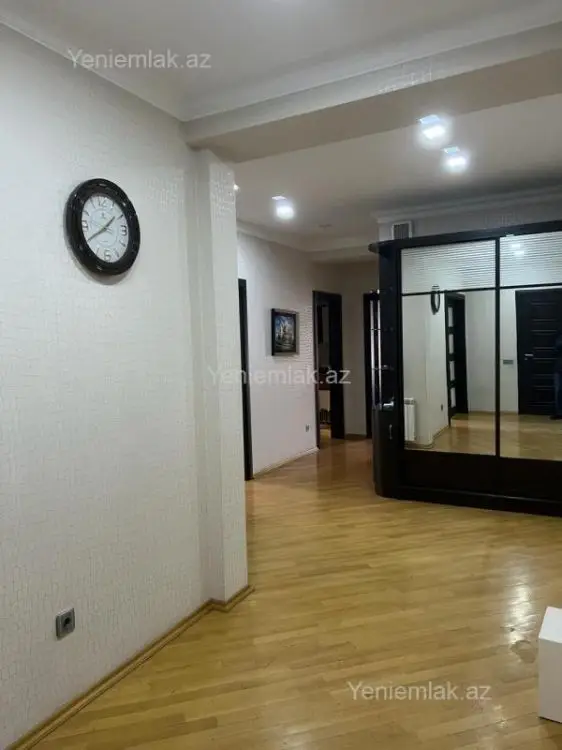1 000 AZN - 3 otaqlı mənzil Kirayə (aylıq), 8-ci mikrorayon, Binəqədi, Bakı