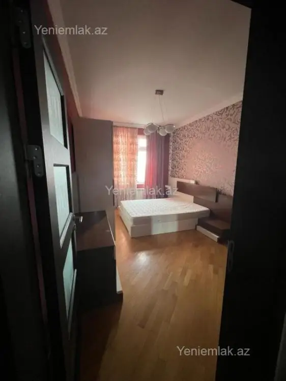 1 000 AZN - 3 otaqlı mənzil Kirayə (aylıq), 8-ci mikrorayon, Binəqədi, Bakı