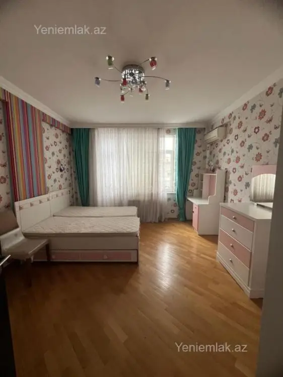 1 000 AZN - 3 otaqlı mənzil Kirayə (aylıq), 8-ci mikrorayon, Binəqədi, Bakı