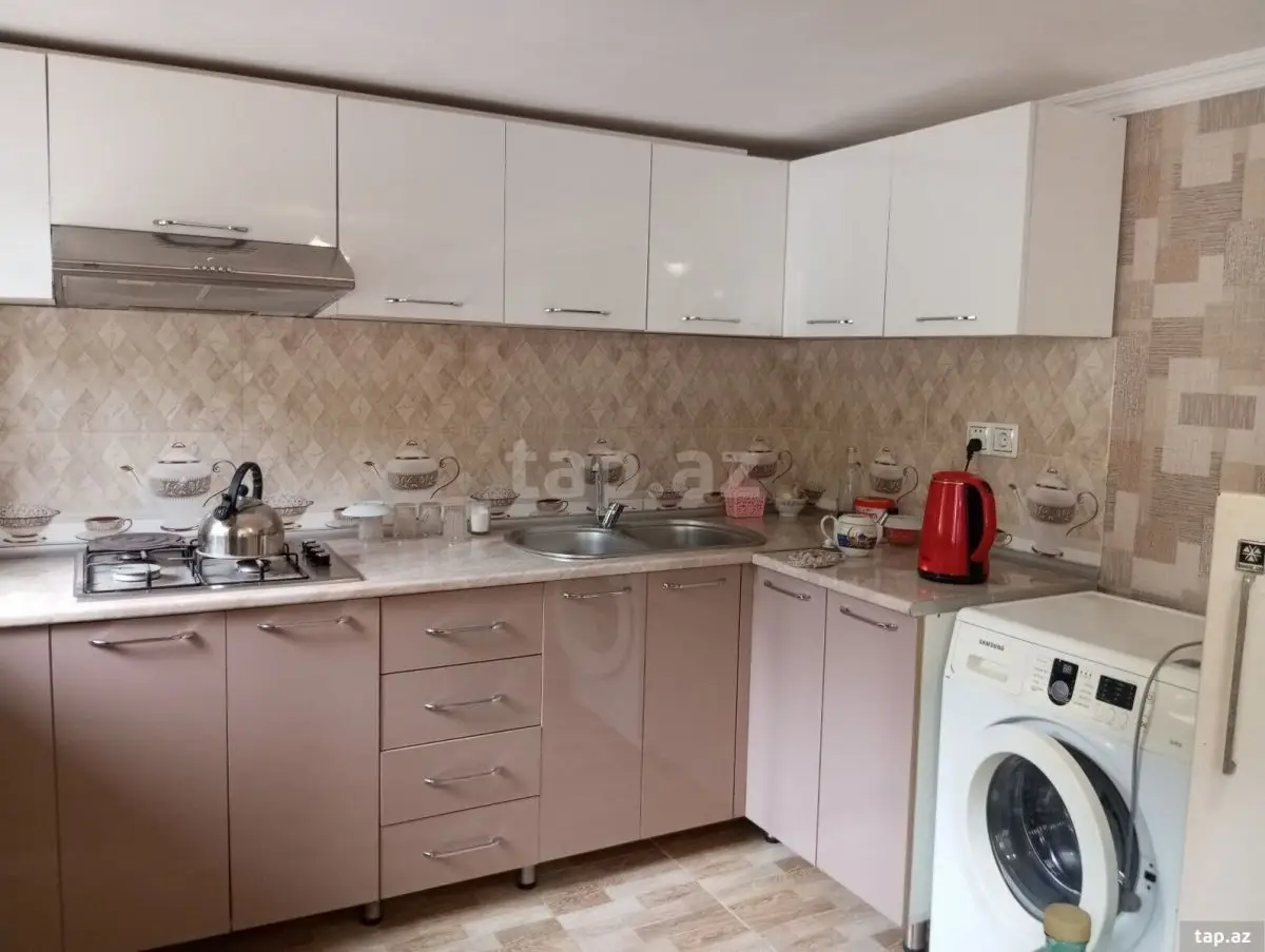300 AZN - 3 otaqlı mənzil Kirayə (aylıq), Şəki
