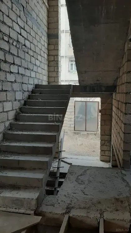 135 000 AZN - 9 otaqlı mənzil Satılır, Gəncə
