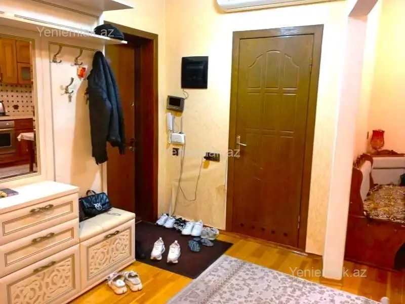 900 AZN - 3 otaqlı mənzil Kirayə (aylıq), 8-ci kilometr, Nizami, Bakı