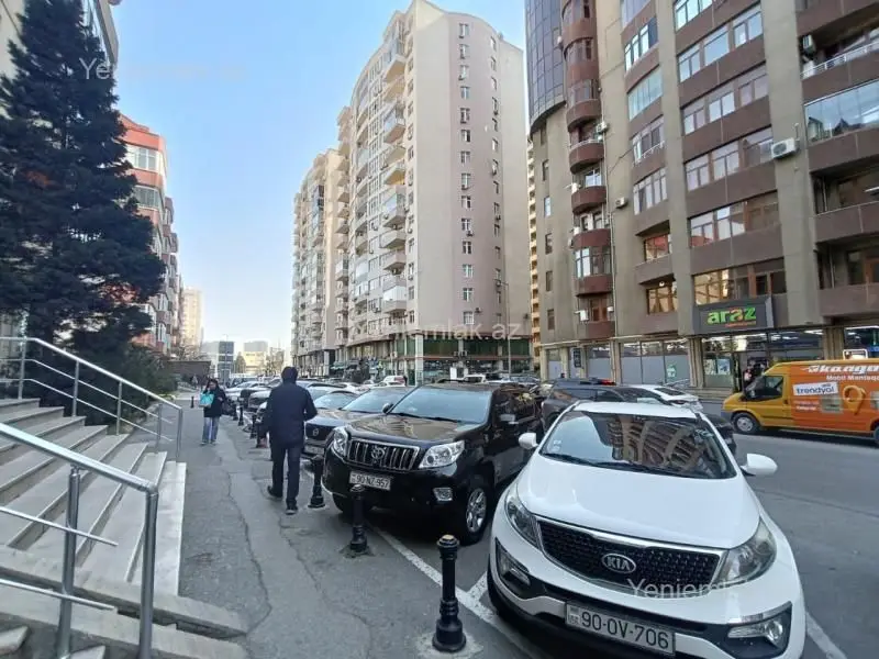 2 500 AZN - 100 m² Obyekt / Ofis Kirayə (aylıq), Xətai, Bakı