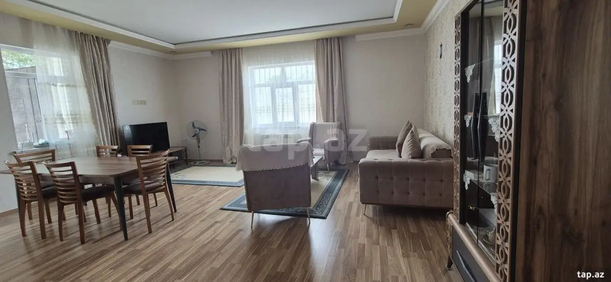 120 000 AZN - 4 otaqlı mənzil , Göygöl