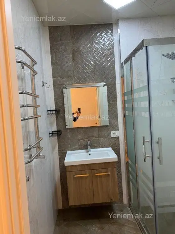 2 500 AZN - 3 otaqlı mənzil Kirayə (aylıq), Yasamal qəs., Nizami, Bakı