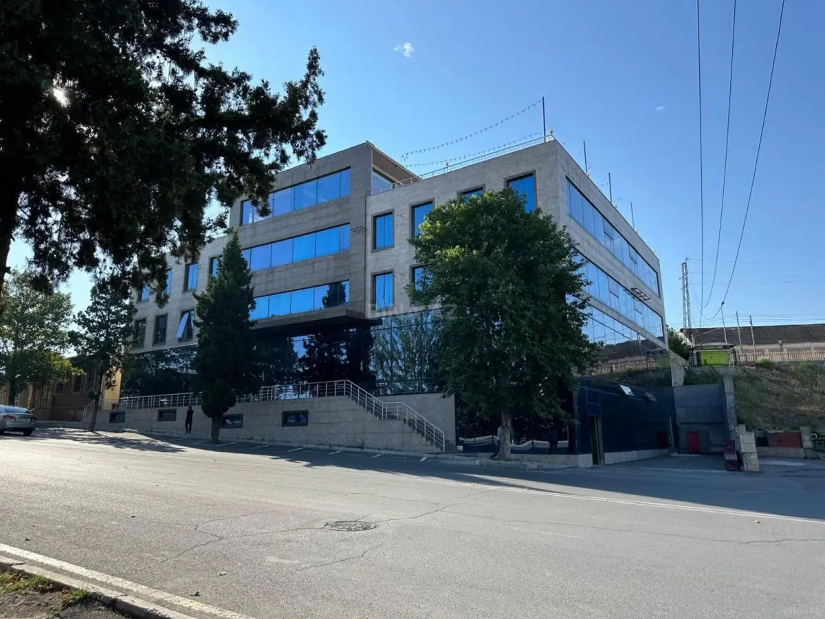 10 000 AZN - 1000 m² Obyekt / Ofis Kirayə (aylıq), Gəncə