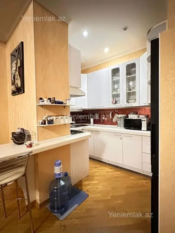 264 000 AZN - 3 otaqlı mənzil Satılır, 1-ci mikrorayon, Nəsimi, Bakı