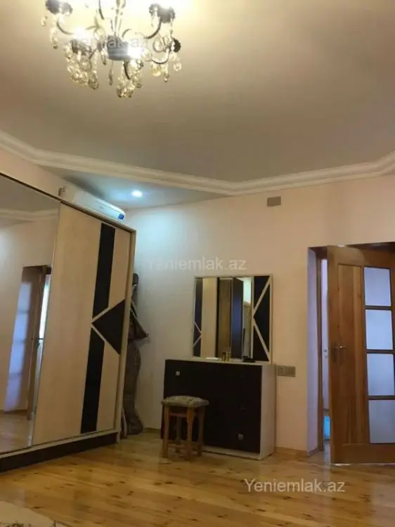 150 AZN - 4 otaqlı mənzil Kirayə (günlük), Novxanı, Abşeron