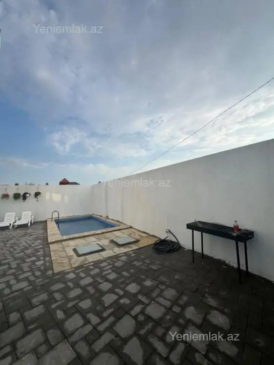 150 AZN - 4 otaqlı mənzil Kirayə (günlük), Novxanı, Abşeron