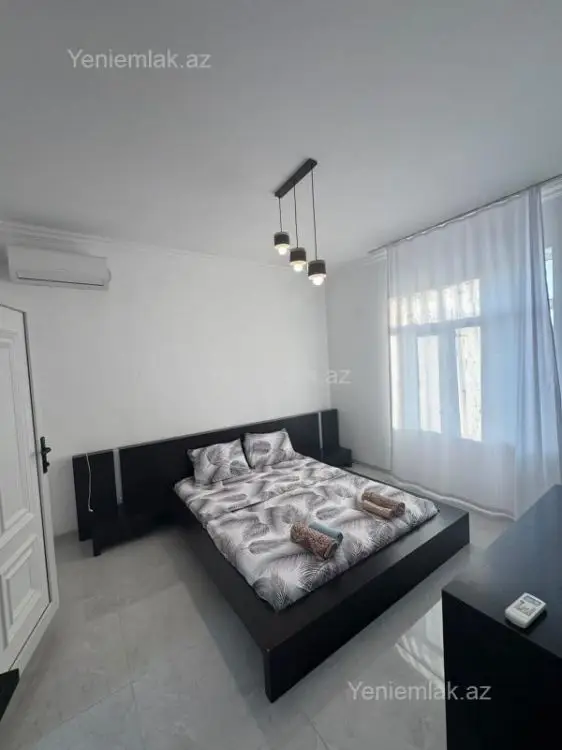 150 AZN - 4 otaqlı mənzil Kirayə (günlük), Novxanı, Abşeron