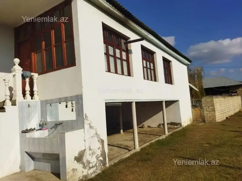 28 000 AZN - 4 otaqlı mənzil Satılır, Yevlax