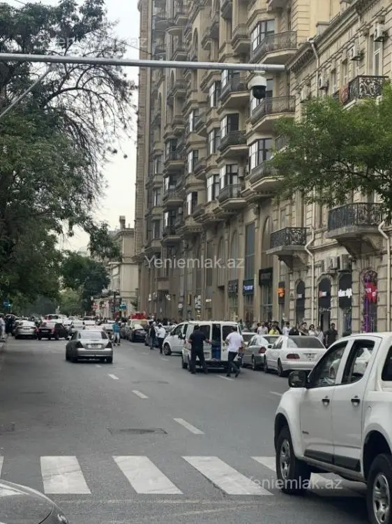6 000 AZN - 124 m² Obyekt / Ofis Kirayə (aylıq), Səbail, Bakı