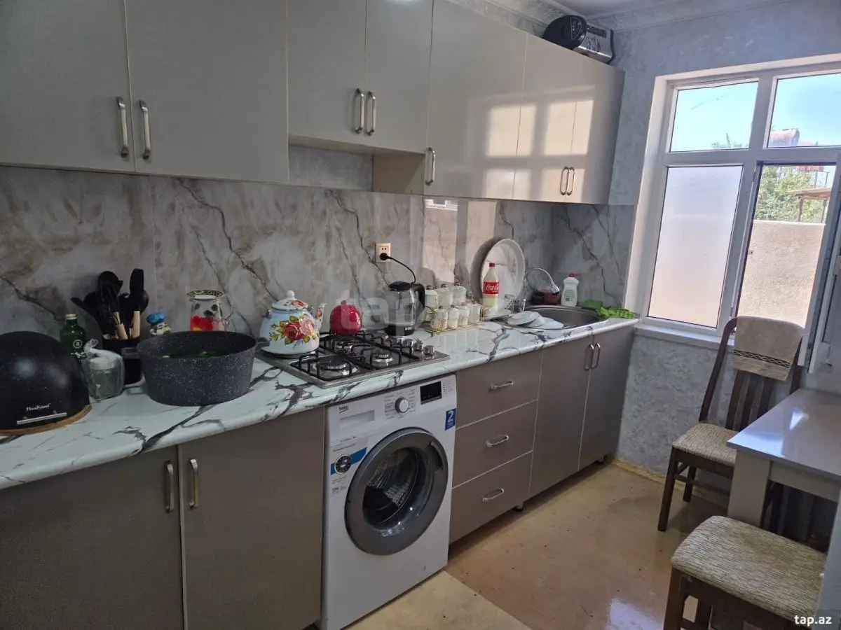 59 000 AZN - 4 otaqlı mənzil , Salyan