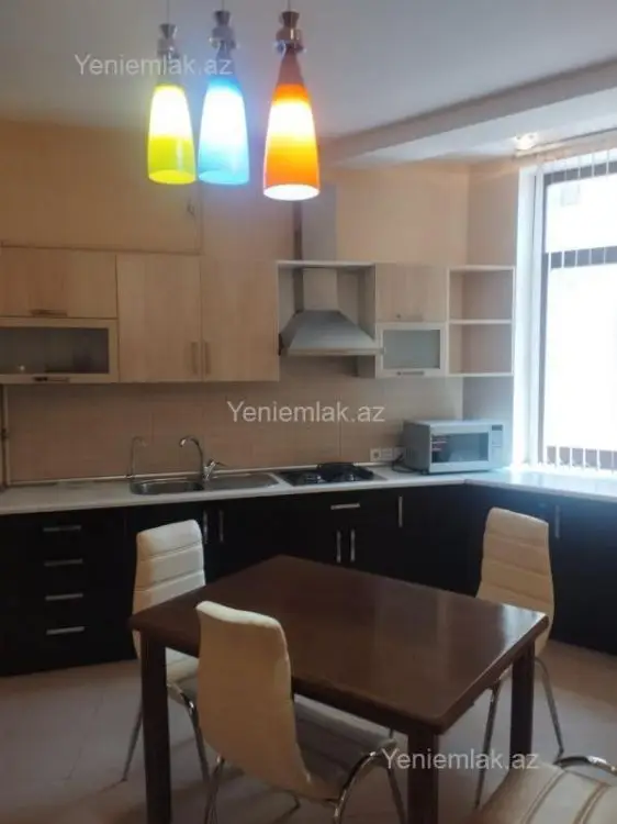 1 200 AZN - 3 otaqlı mənzil Kirayə (aylıq), Yasamal qəs., Yasamal, Bakı