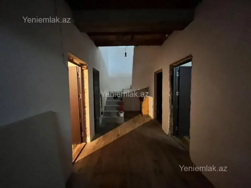 140 000 AZN - 8 otaqlı mənzil Satılır, Saray, Abşeron