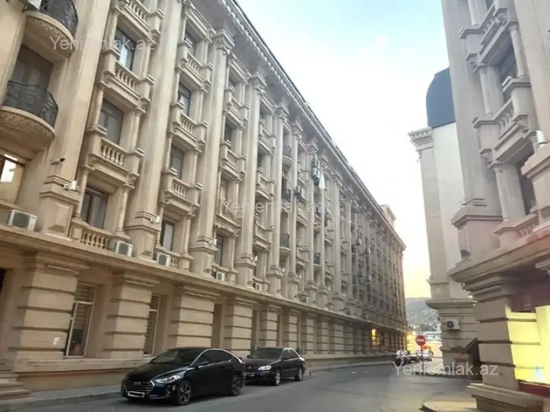 275 000 AZN - 5 otaqlı mənzil Satılır, Bayıl qəs., Səbail, Bakı
