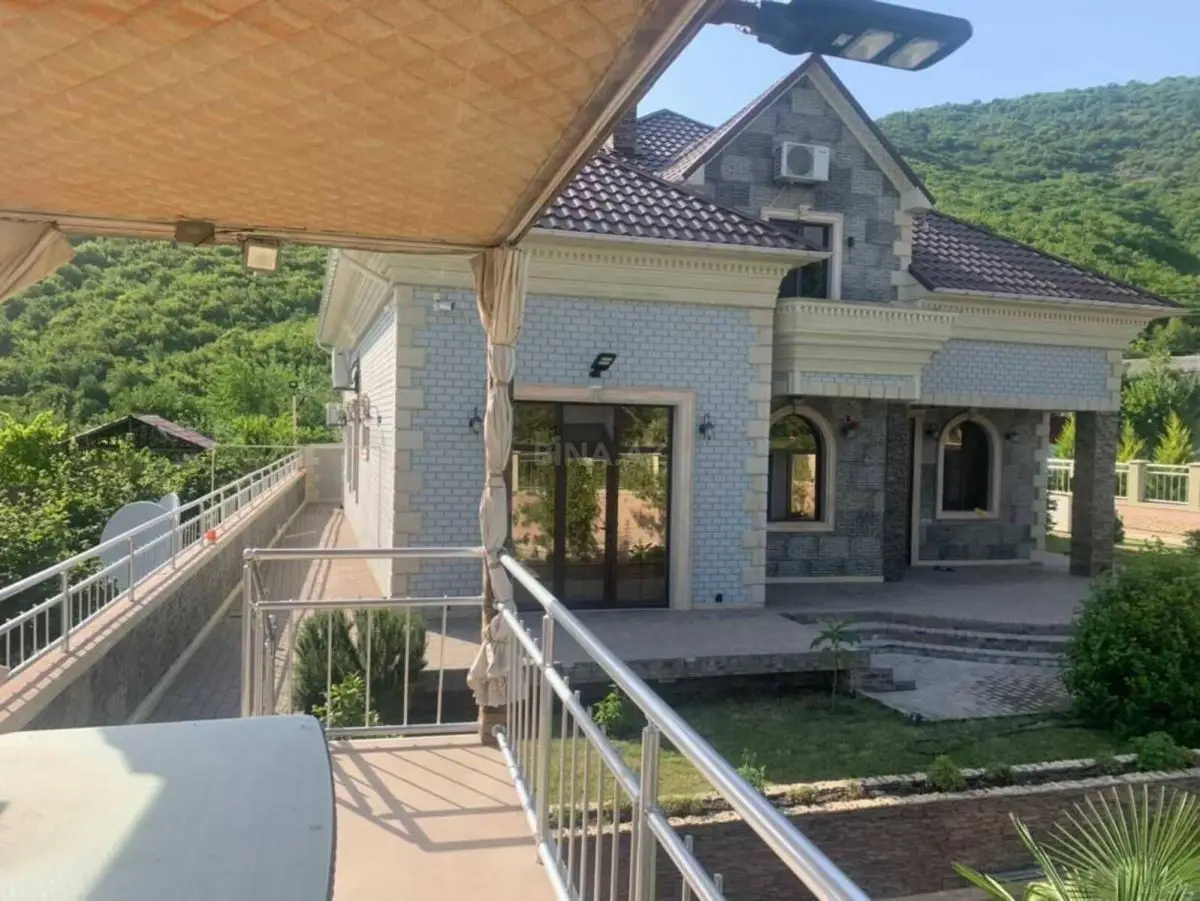 490 000 AZN - 5 otaqlı mənzil Satılır, Oğuz