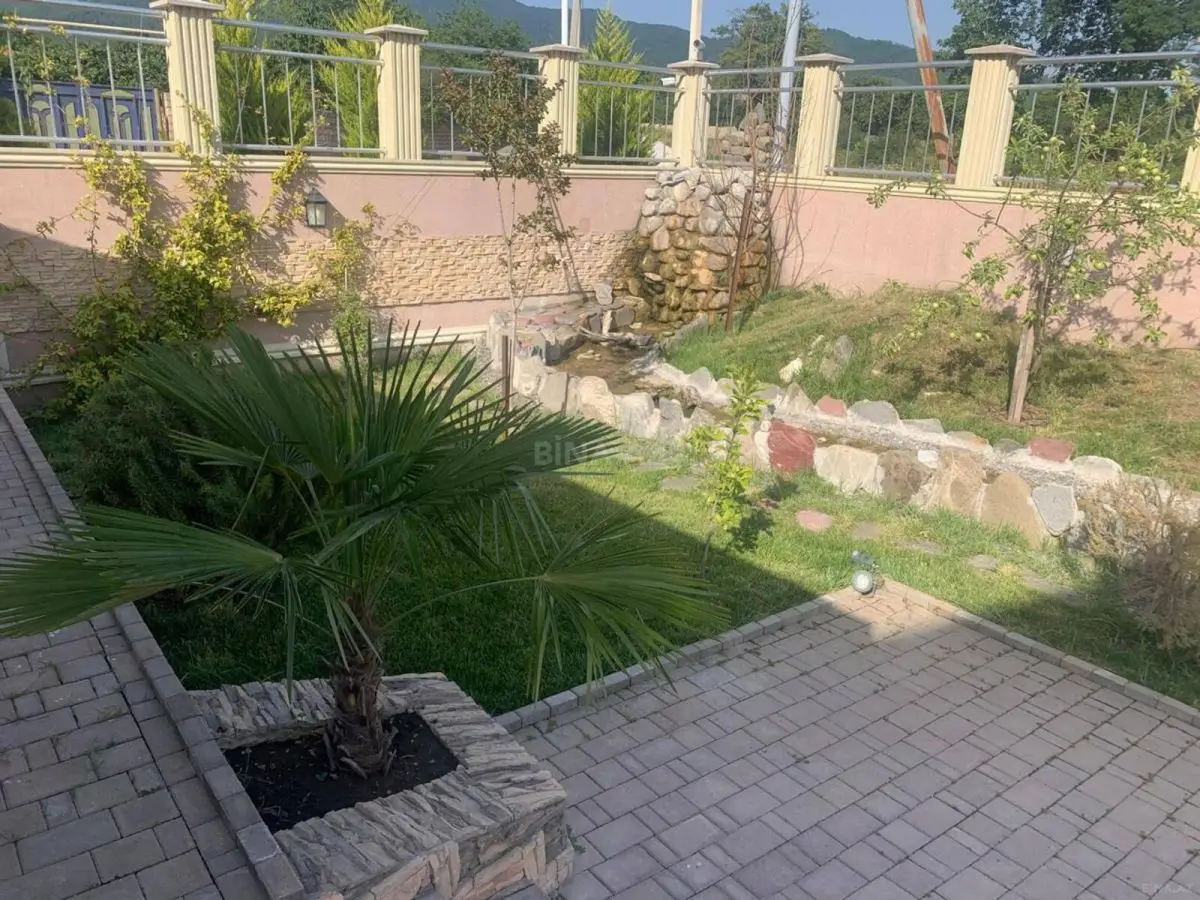 490 000 AZN - 5 otaqlı mənzil Satılır, Oğuz